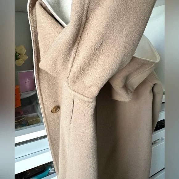 Uniqlo Light Camel Coat with Cream Interior Petite Fit with Hood and pockets - Picture 15 of 16